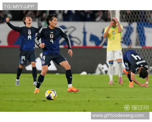 日本足球球星面罩热潮引发粉丝追捧掀起独特文化风尚 日本足球球星面罩热潮引发粉丝追捧掀起独特文化风尚